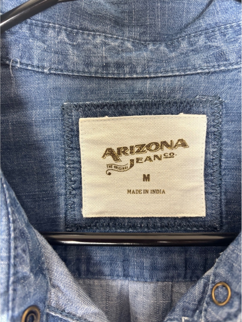 Arizona Jeans Chambray Button Front Shirt Women’s Medium Western Cotton Top - Picture 8 of 8